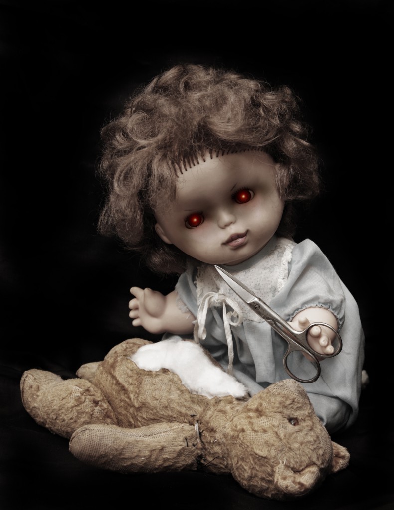 Dark series - vintage killer doll