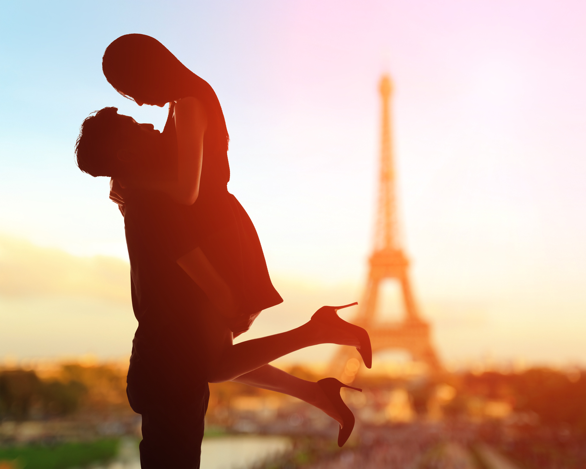Romantic lovers with eiffel tower